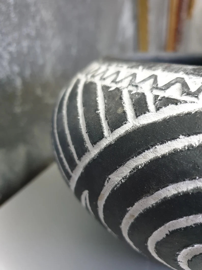 Black Vadastra-Style Clay Vase, Neolithic Design, 12 cm, view 6