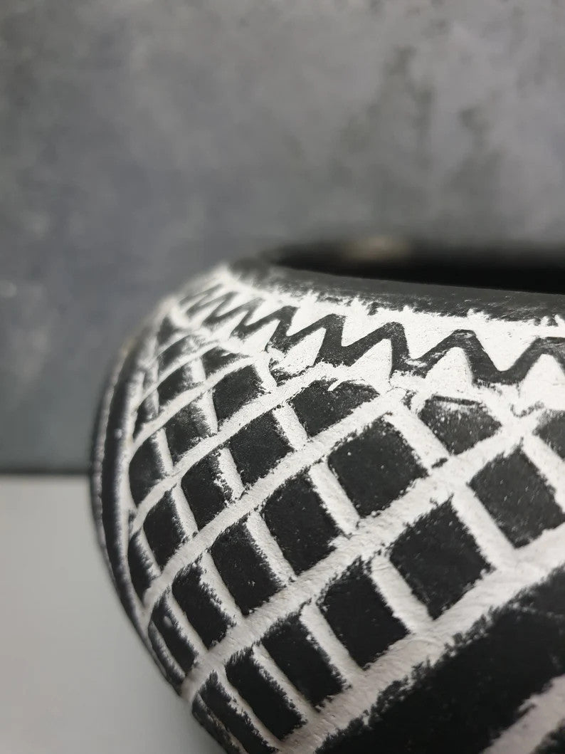 Black Vadastra-Style Clay Vase, Neolithic Design, 12 cm, view 7