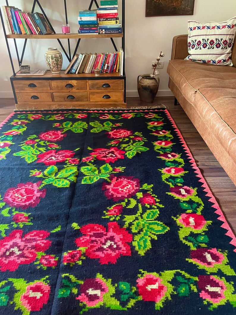 Handwoven Black Floral Romanian Wool Rug, 225x170 cm, view 3