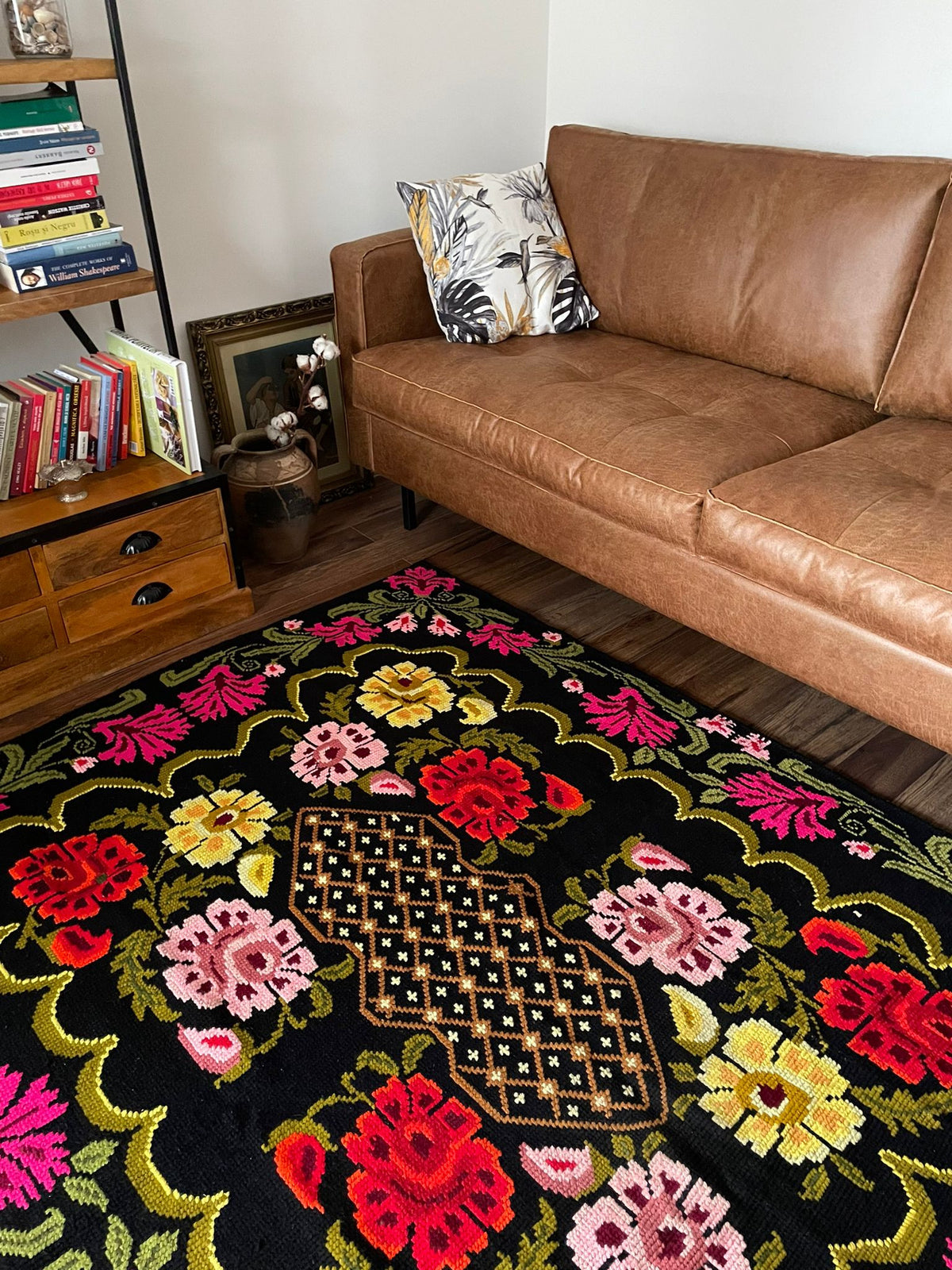 Handwoven Floral Banat Hemp Rug, 190x148 cm, view 4