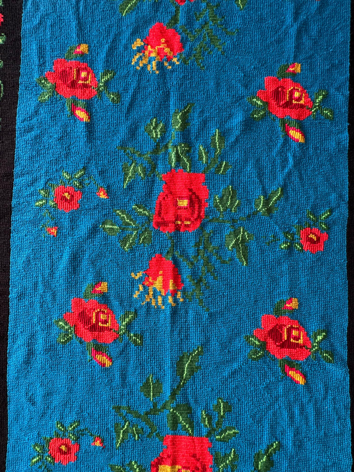 Cross-Stitch Wall Tapestry with Roses, Blue, 250x135 cm, view 12