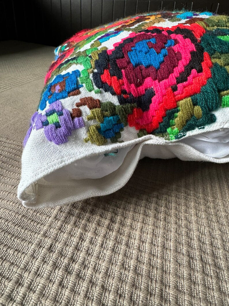 Embroidered Bird Pillow Case from Maramureș, 30x34 cm, view 8