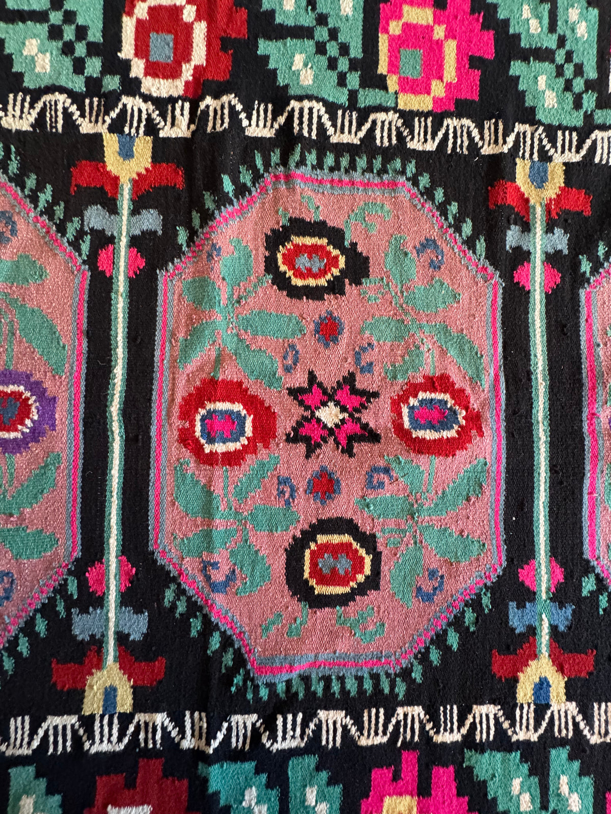 Handwoven Floral Transylvanian Wool Runner Rug, 328x140 cm, view 2
