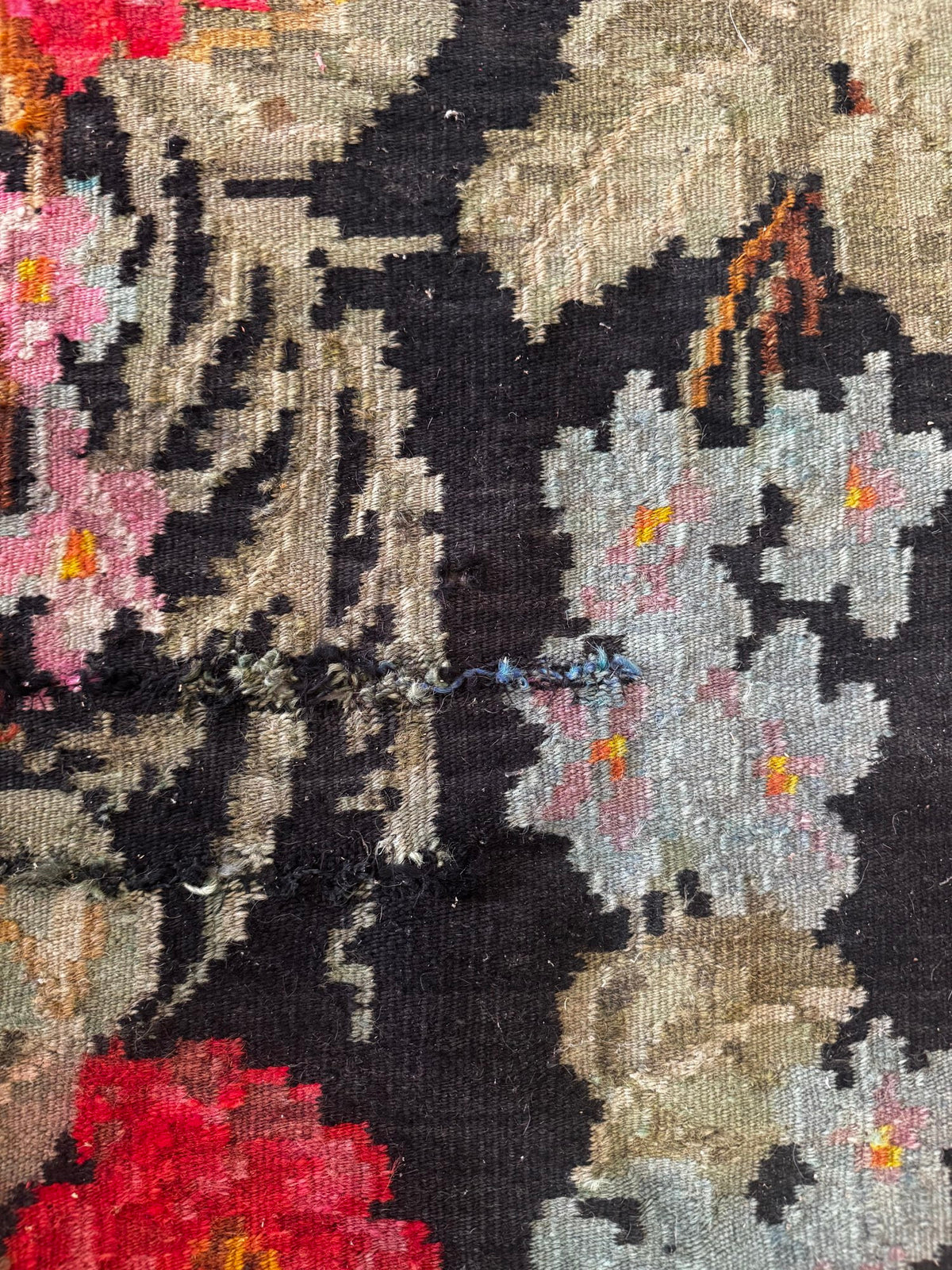 Old Floral Bessarabian Wool Rug, 400x225 cm, view 15