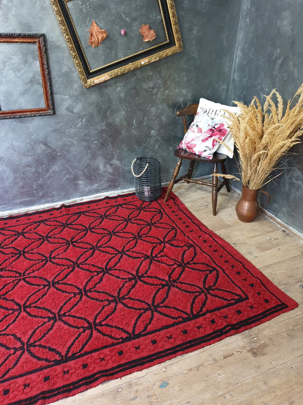 Handwoven Red & Black Romanian Wool Rug, 210x163 cm, view 3