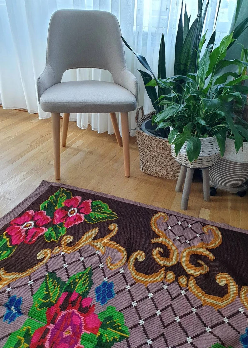 Handwoven Lavender Floral Romanian Wool Rug, 186x146 cm, view 4