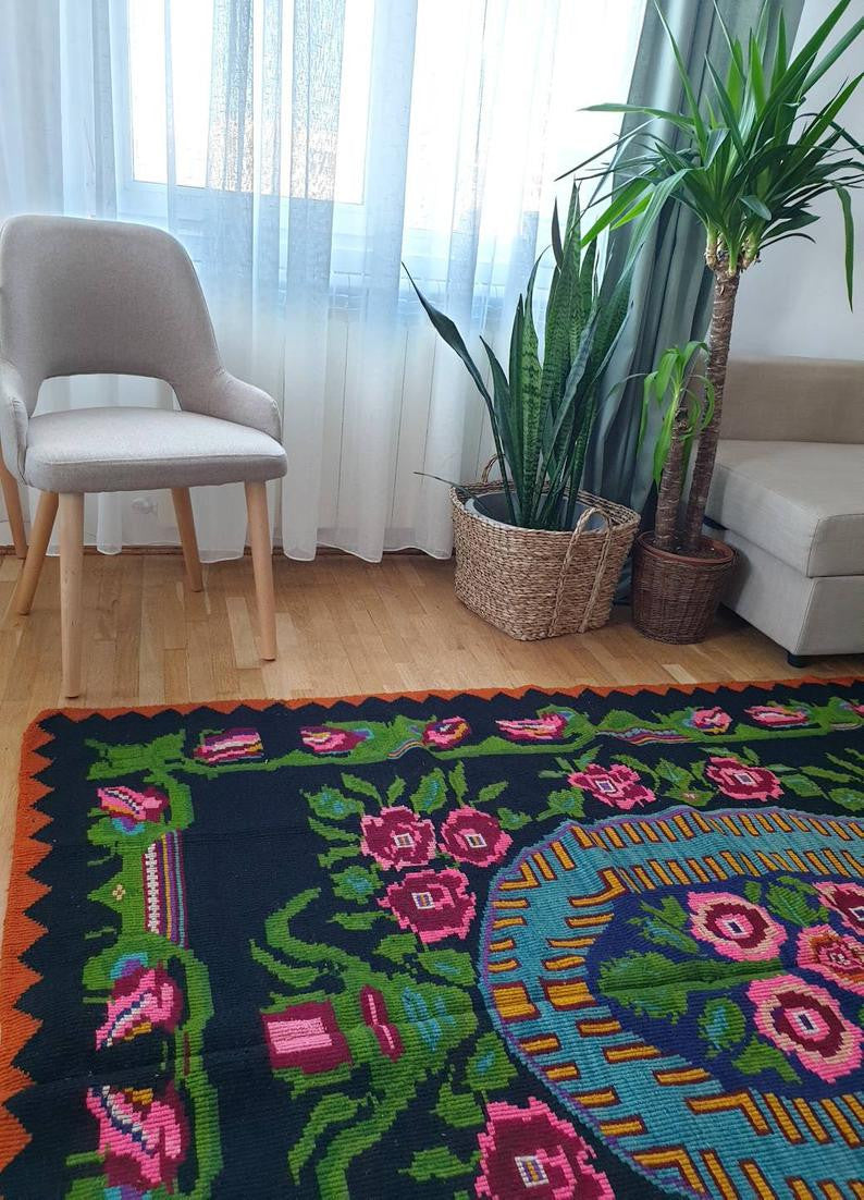 Handwoven Green Floral Romanian Wool Rug, 232x170 cm, view 9