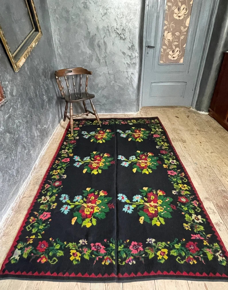 Handwoven Black Floral Romanian Wool Rug, 233x146 cm, view 3