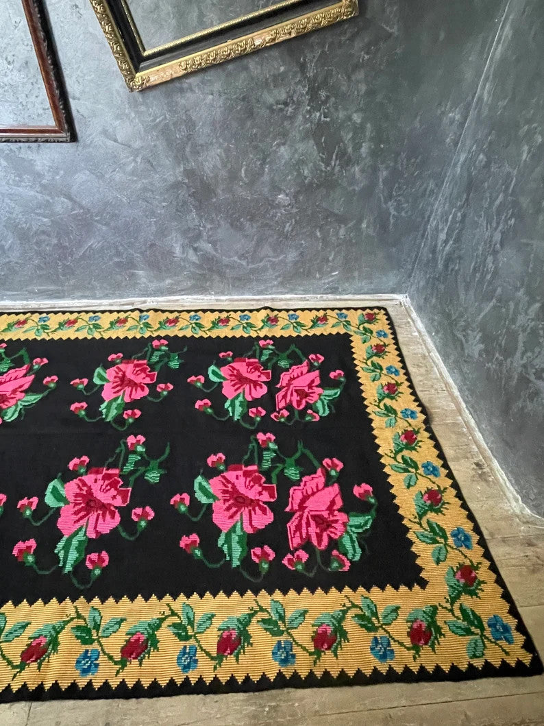 Handwoven Floral Romanian Wool Rug, 242x154 cm, view 4