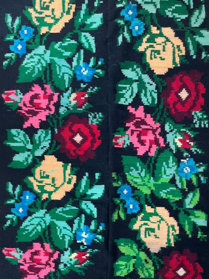 Handwoven Black Floral Romanian Wool Rug, 242x168 cm, view 10