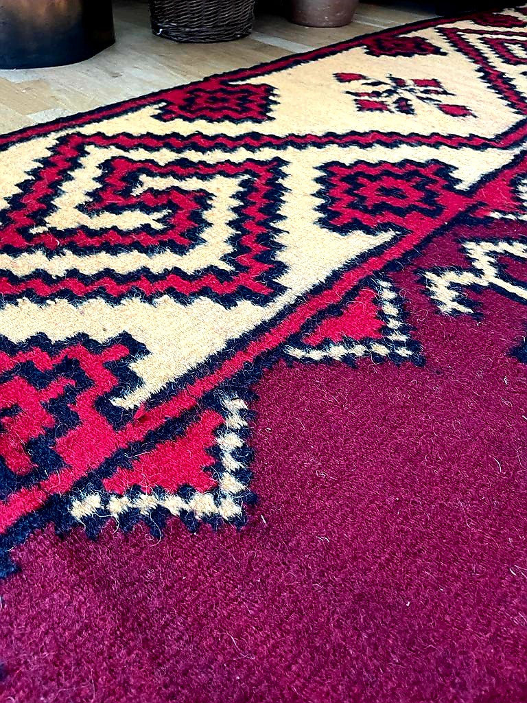Handwoven Geometric Romanian Wool Rug, 246x163 cm, view 8