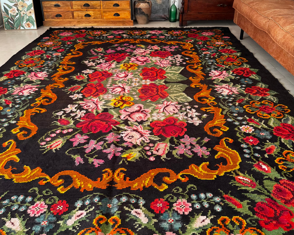 Vintage Bessarabian handwoven wool rug, floral design on black background – photo 6