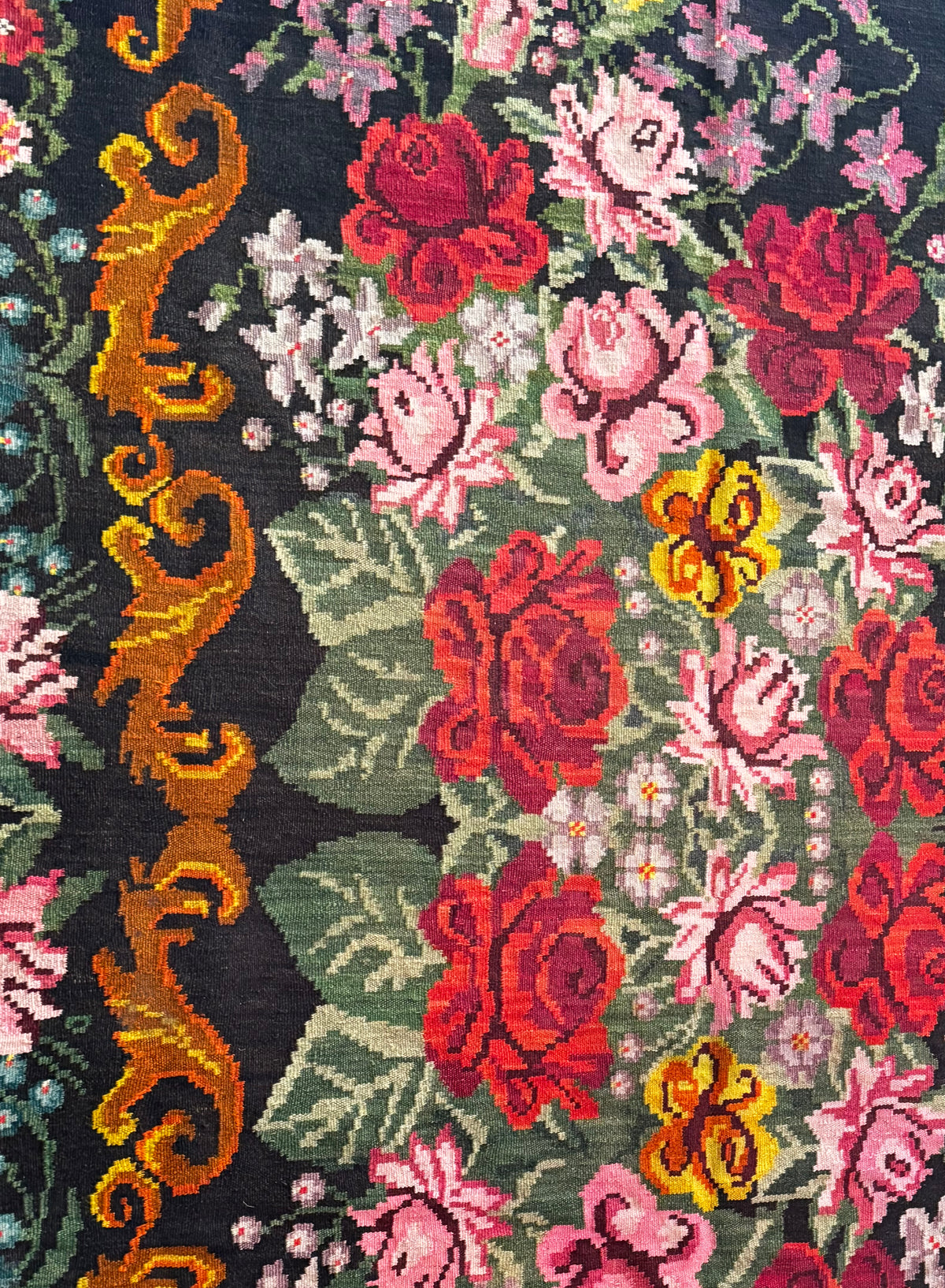 Vintage Bessarabian handwoven wool rug, floral design on black background – photo 10