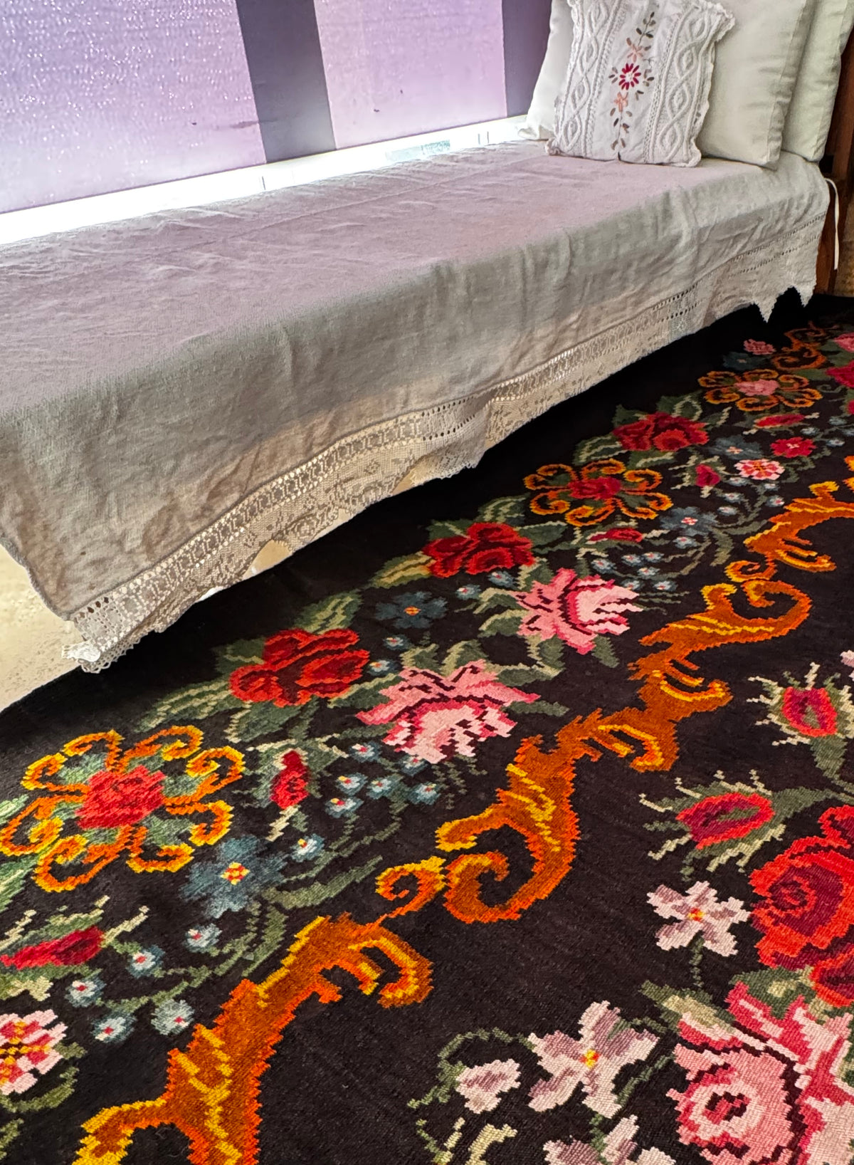 Vintage Bessarabian handwoven wool rug, floral design on black background – photo 15