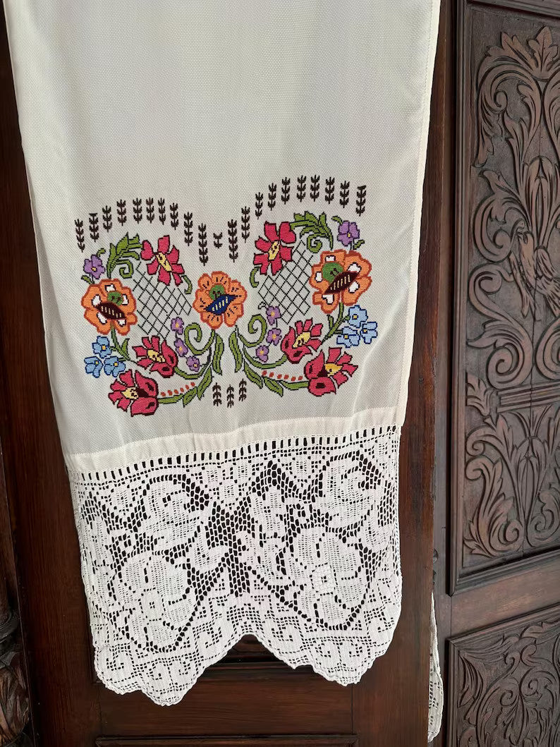 Vintage Embroidered Folk Towel with Lace, 196x41 cm, view 6