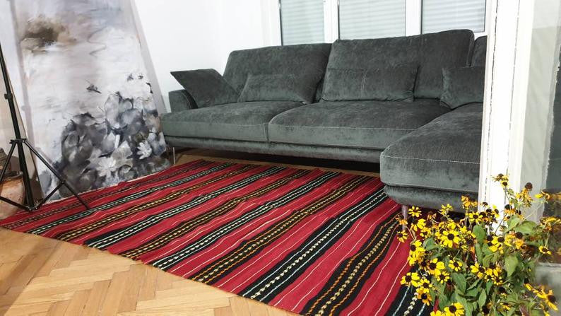 Vintage Burgundy Romanian Wool Rug, 220x150 cm, view 3