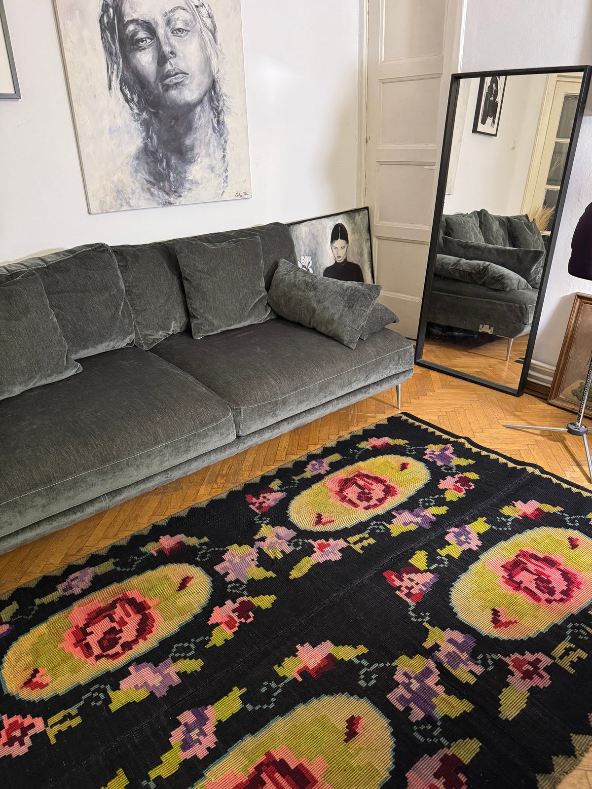 Vintage Black Floral Romanian Wool Rug, 221x142 cm, view 10