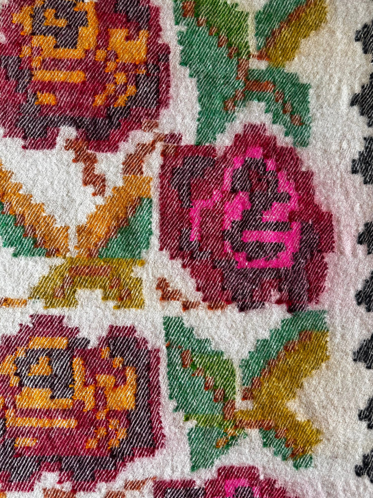Handwoven Floral Bistrița Wool Cerga Bedspread, 205x175 cm, view 10