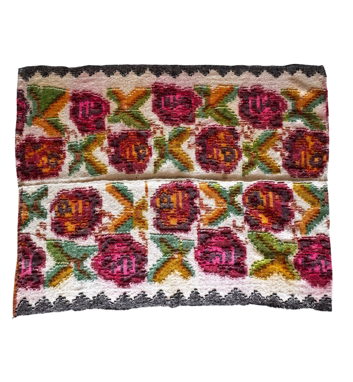 Handwoven Floral Bistrița Wool Cerga Bedspread, 205x175 cm, view 2