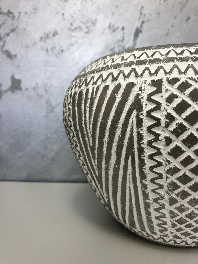 Black Vadastra-Style Clay Vase, Crossed Lines, 18 cm, view 4