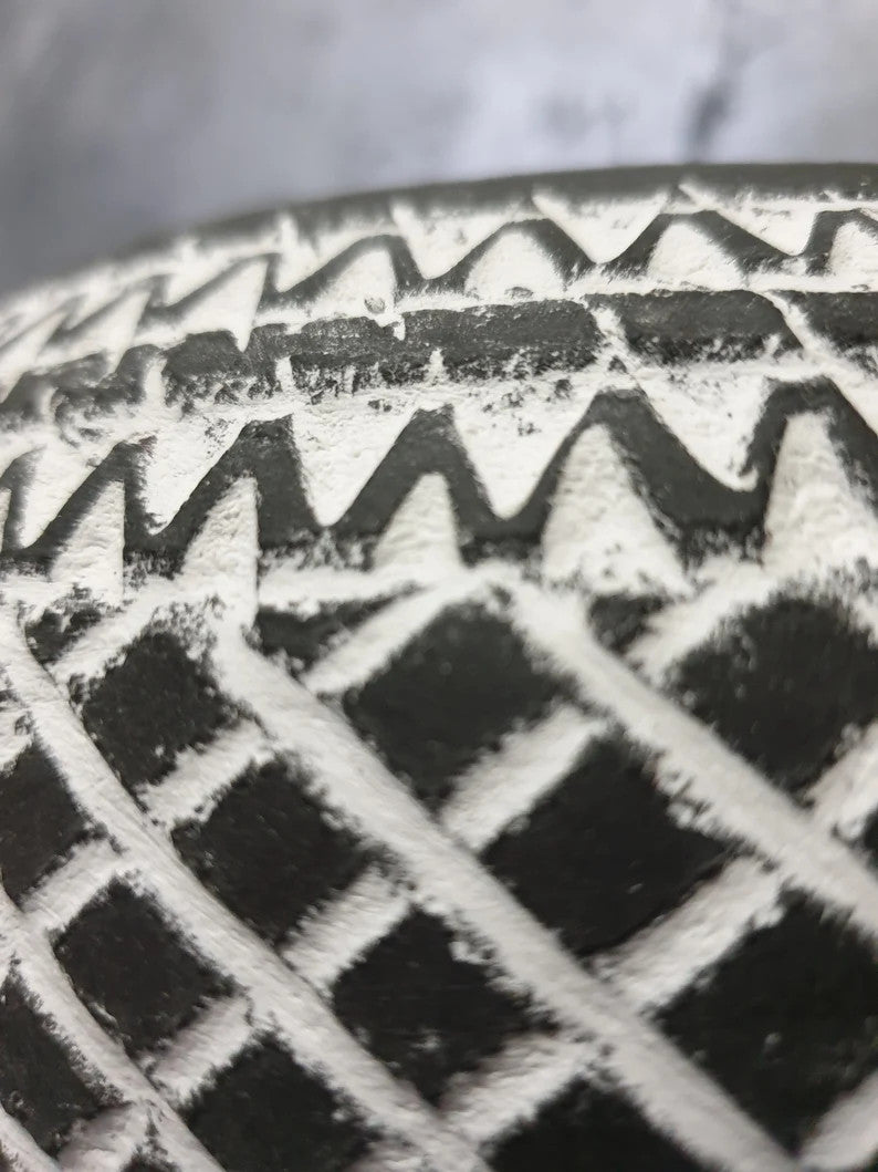Black Vadastra-Style Clay Vase, Crossed Lines, 18 cm, view 6