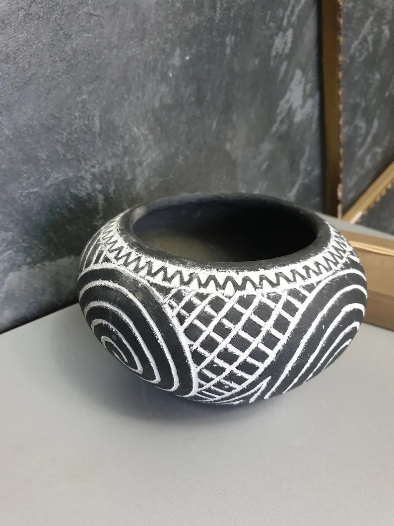 Black Vadastra-Style Clay Vase, Neolithic Design, 12 cm, view 8
