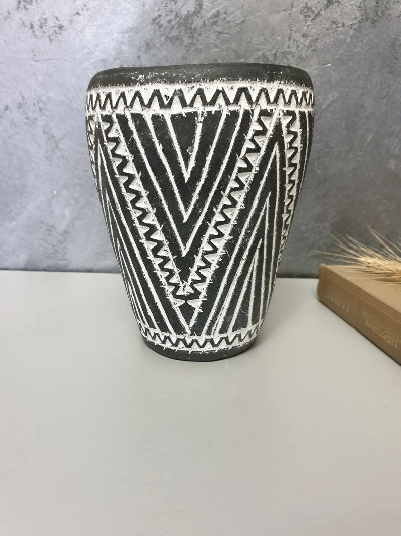 Black Vadastra-Style Clay Vase, Triangles, 18 cm, view 2