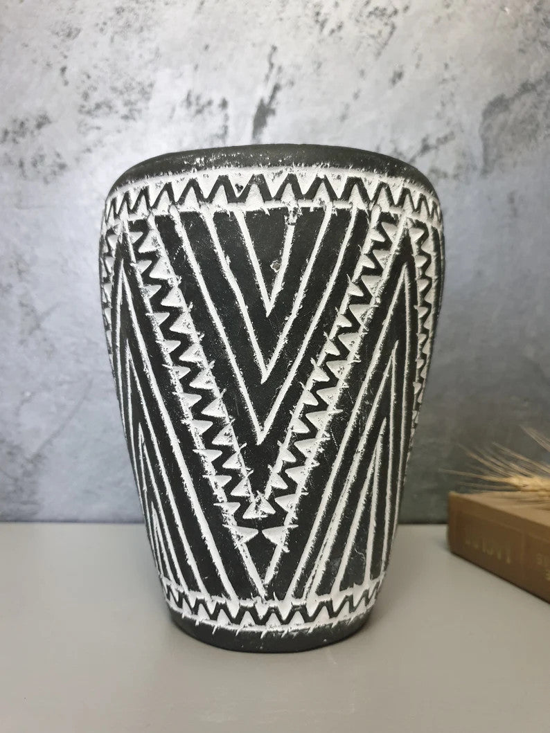 Black Vadastra-Style Clay Vase, Triangles, 18 cm, view 3