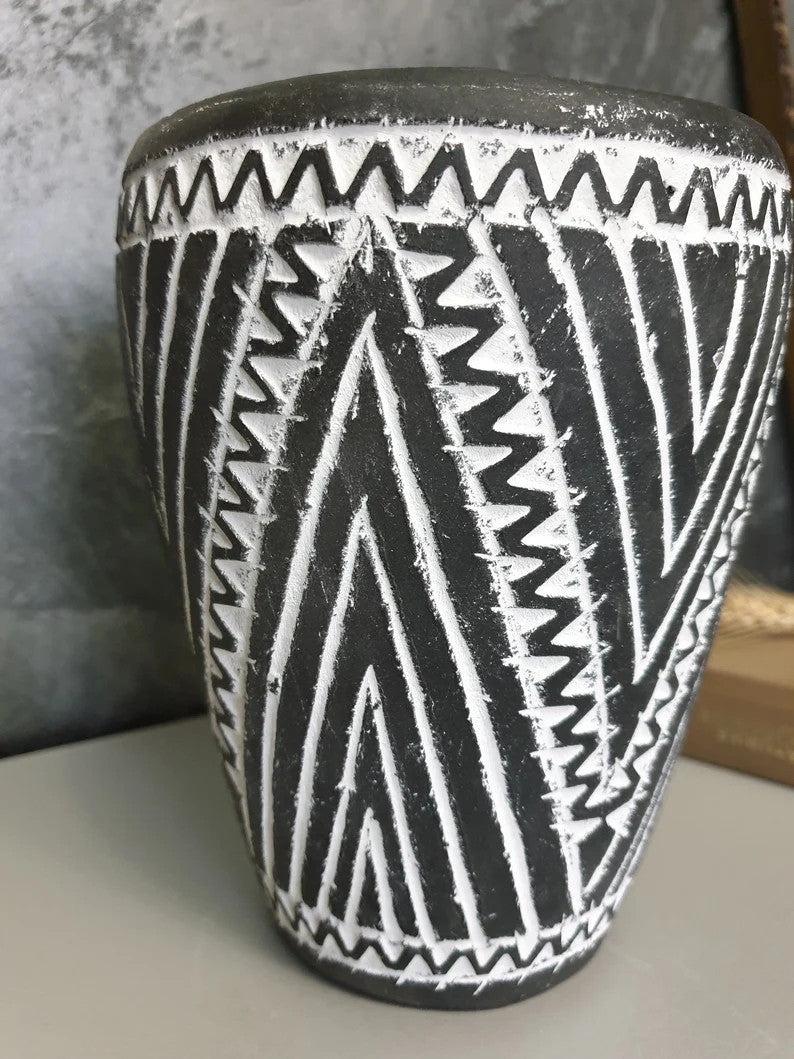Black Vadastra-Style Clay Vase, Triangles, 18 cm, view 4