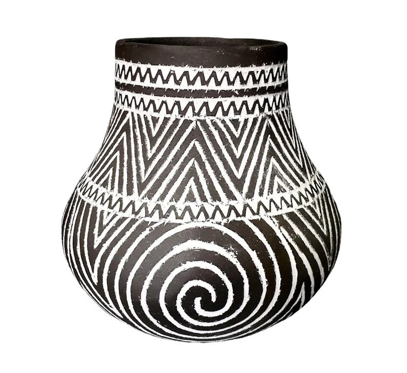 Black Vadastra-Style Spiral Clay Vase, 21 cm