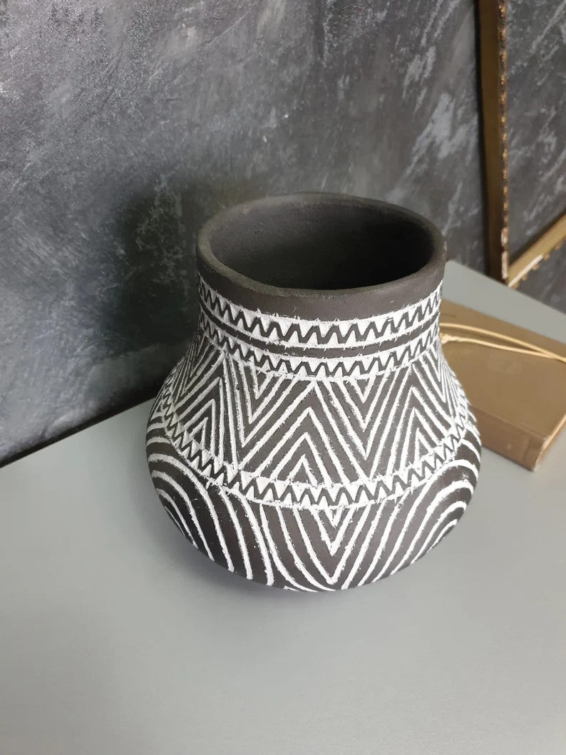 Black Vadastra-Style Spiral Clay Vase, 21 cm, view 10