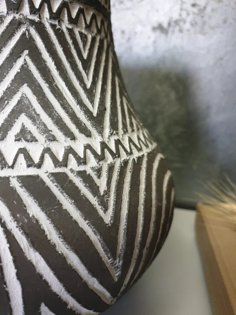 Black Vadastra-Style Spiral Clay Vase, 21 cm, view 7