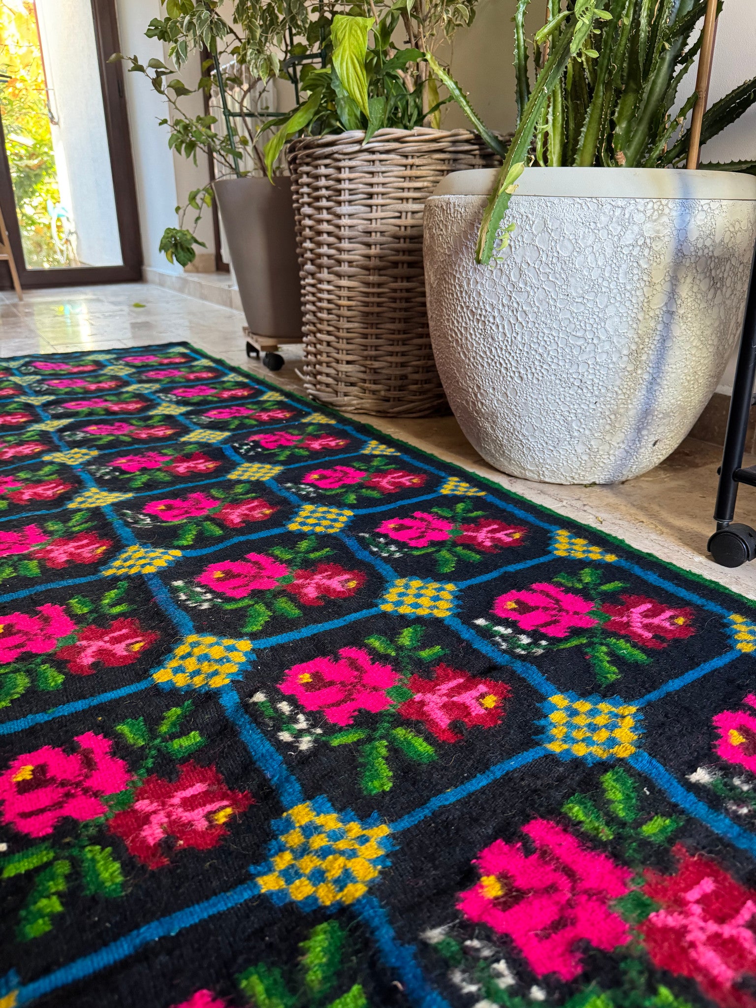 Vintage Pink Floral Romanian Wool Runner Rug, 230x98 cm, view 5