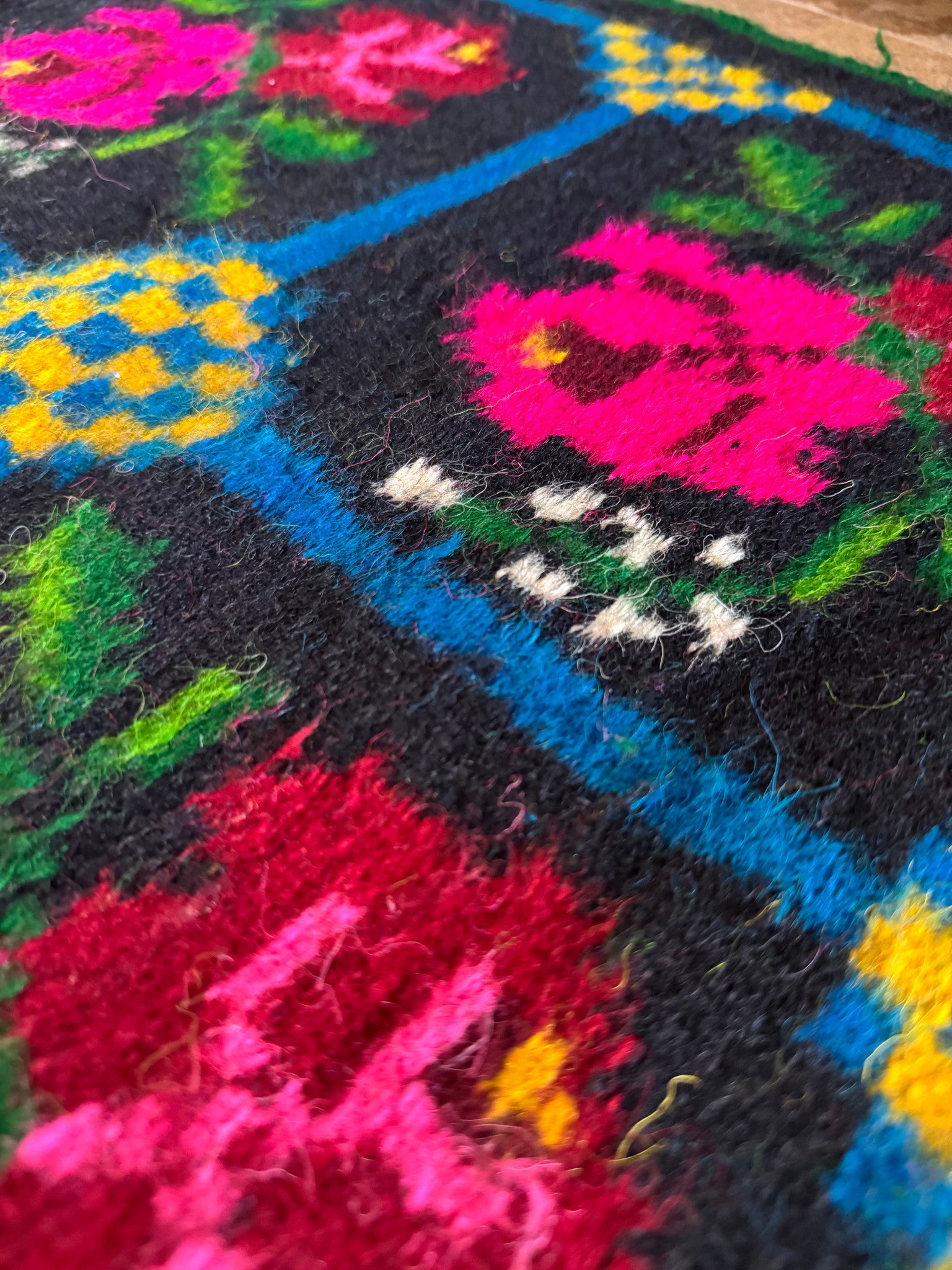 Vintage Pink Floral Romanian Wool Runner Rug, 230x98 cm, view 9