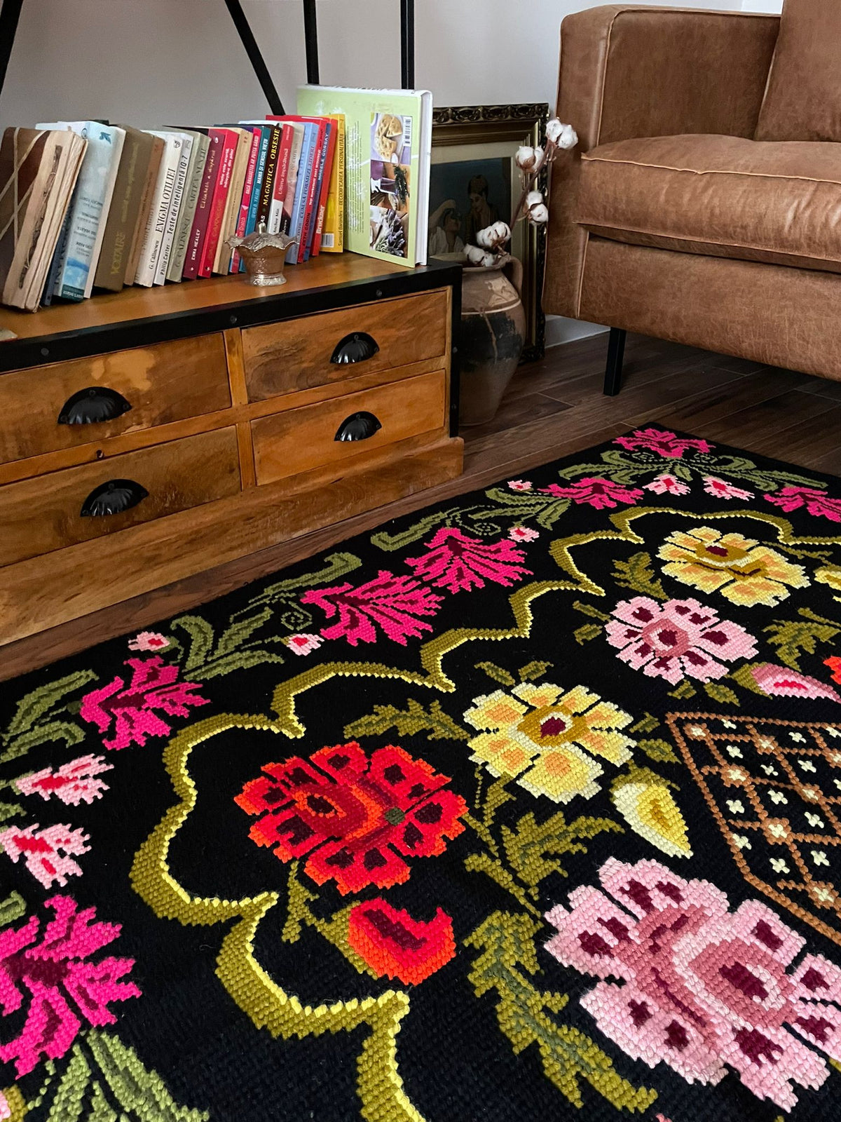 Handwoven Floral Banat Hemp Rug, 190x148 cm, view 3