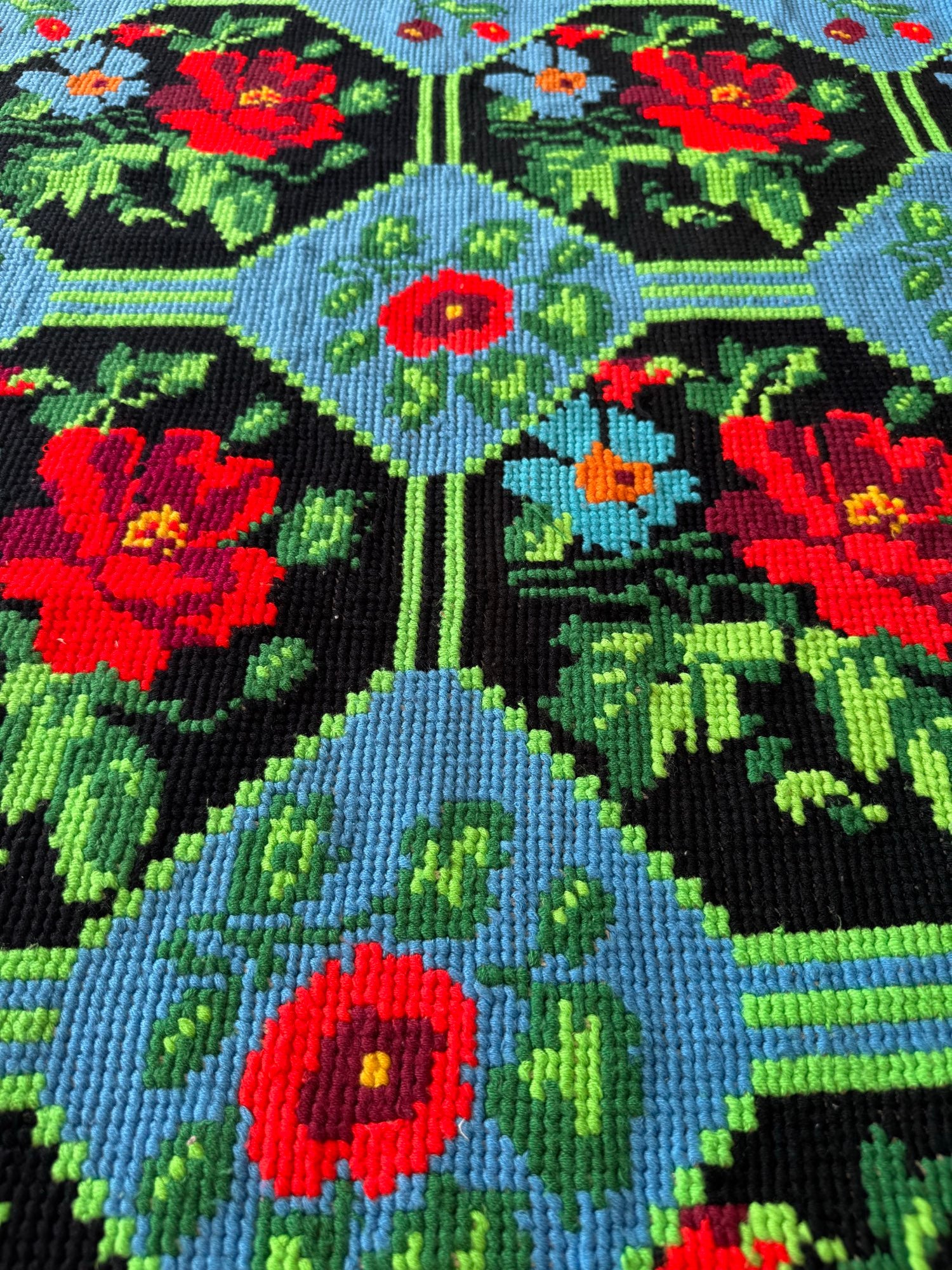 Cross-Stitch Rose Wall Tapestry, Black & Blue, 186x133 cm, view 4