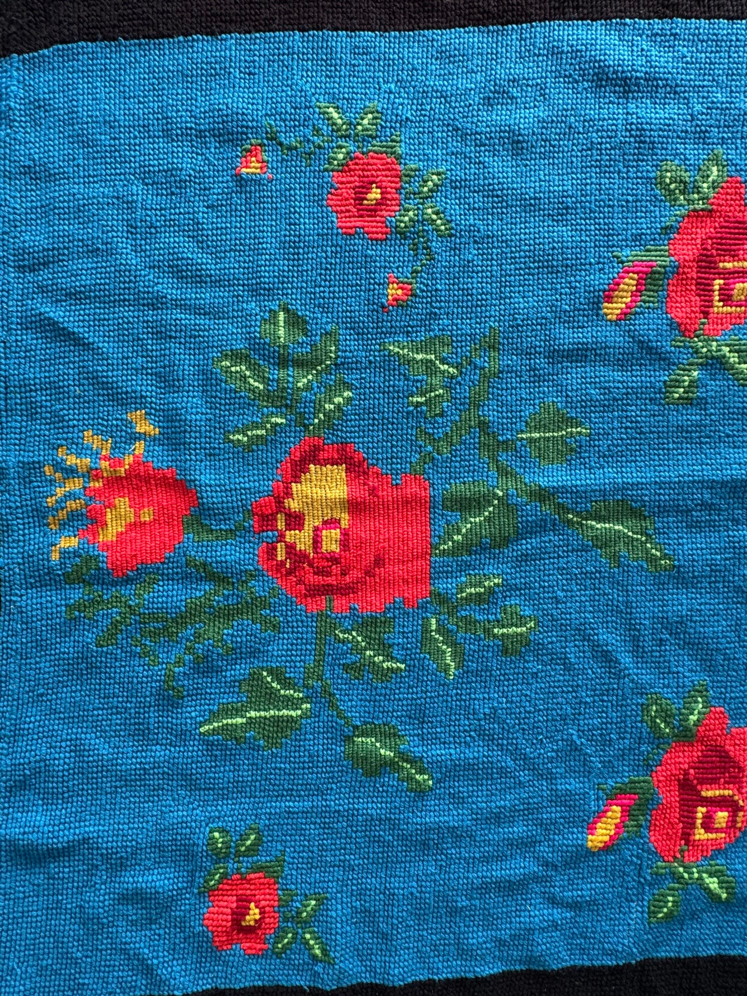 Cross-Stitch Wall Tapestry with Roses, Blue, 250x135 cm, view 10