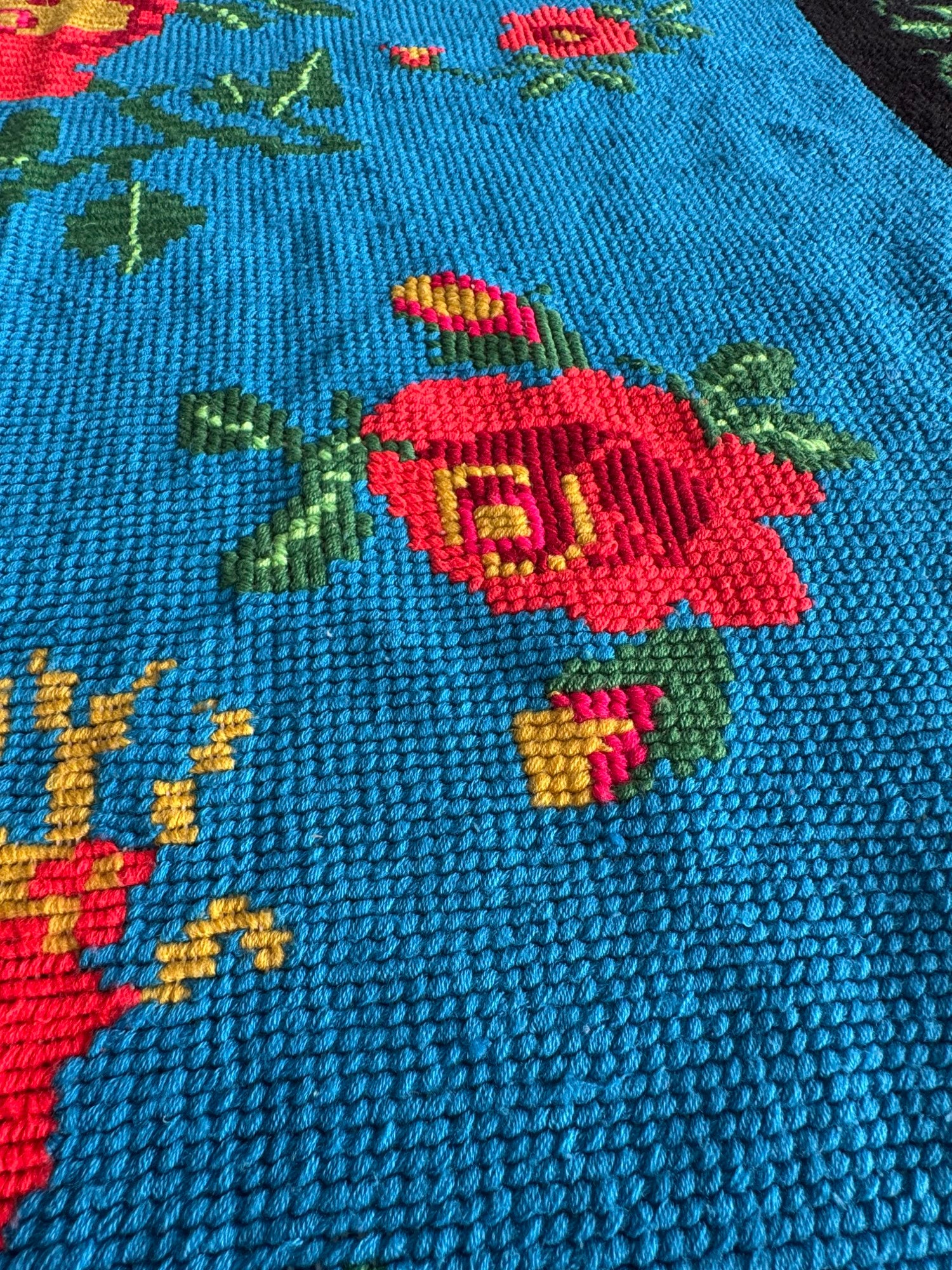 Cross-Stitch Wall Tapestry with Roses, Blue, 250x135 cm, view 6