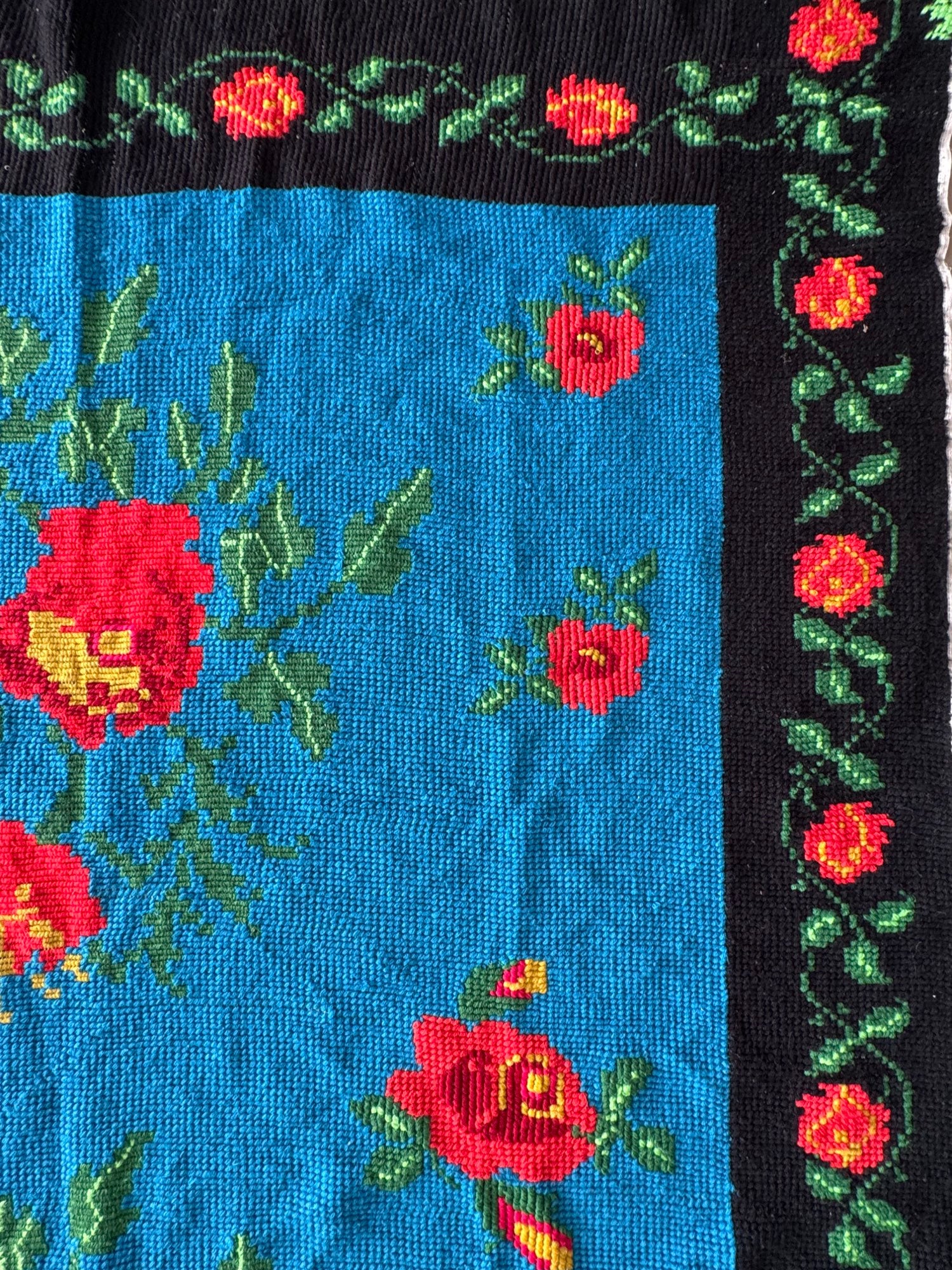 Cross-Stitch Wall Tapestry with Roses, Blue, 250x135 cm, view 8