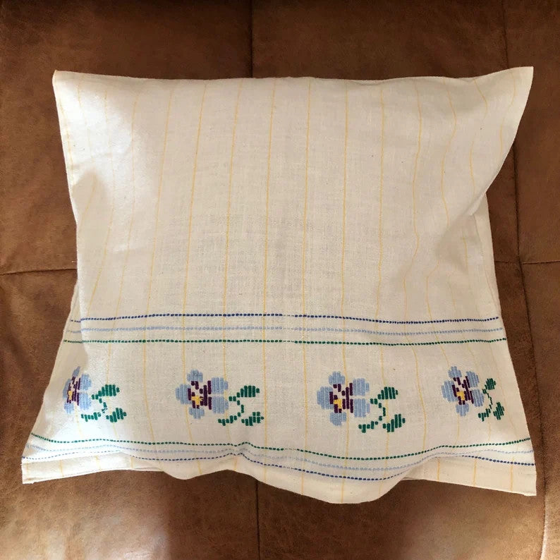 Handwoven Floral Pillow Case, Romania, 44x38 cm, view 2