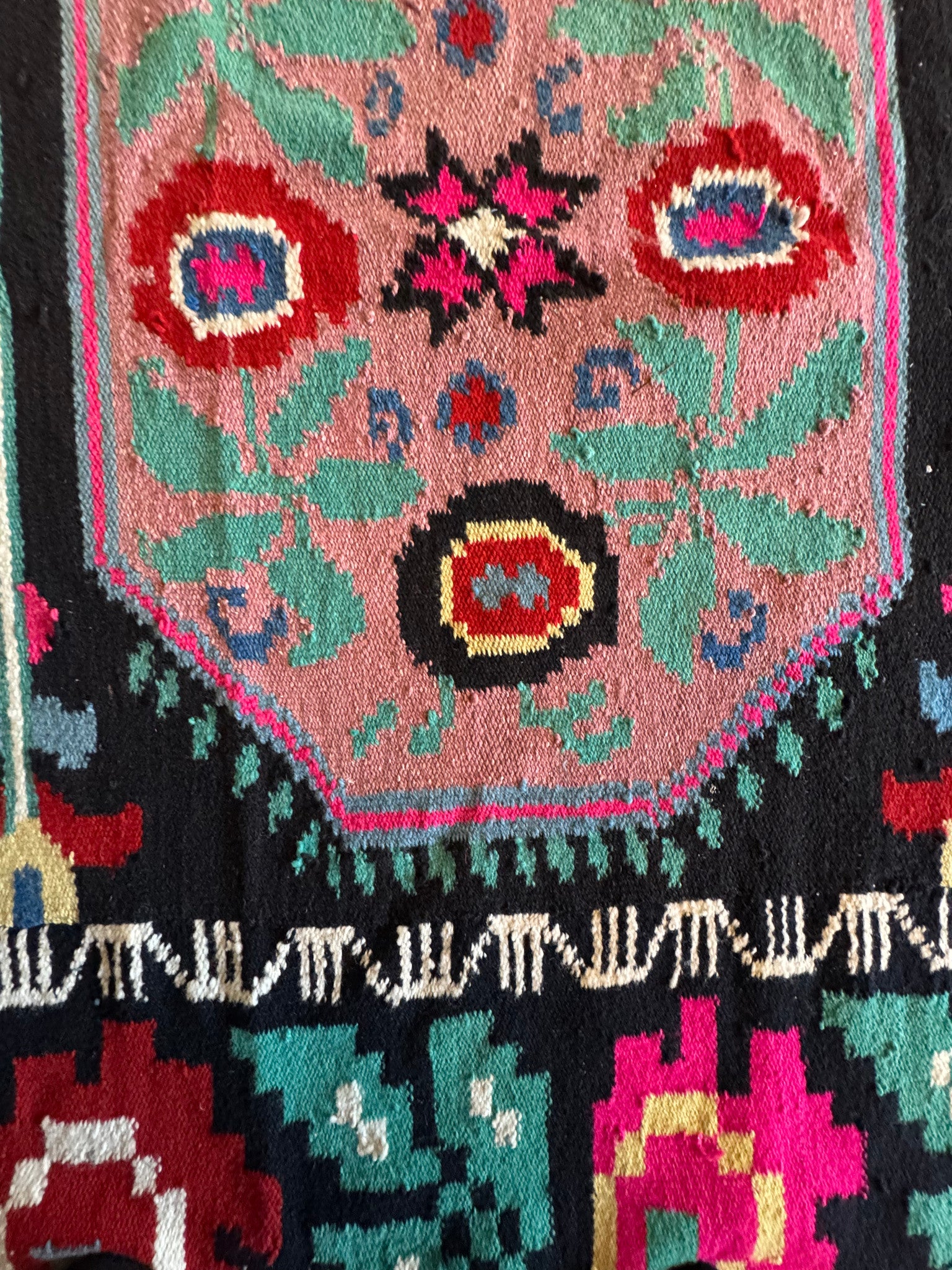 Handwoven Floral Transylvanian Wool Runner Rug, 328x140 cm, view 3
