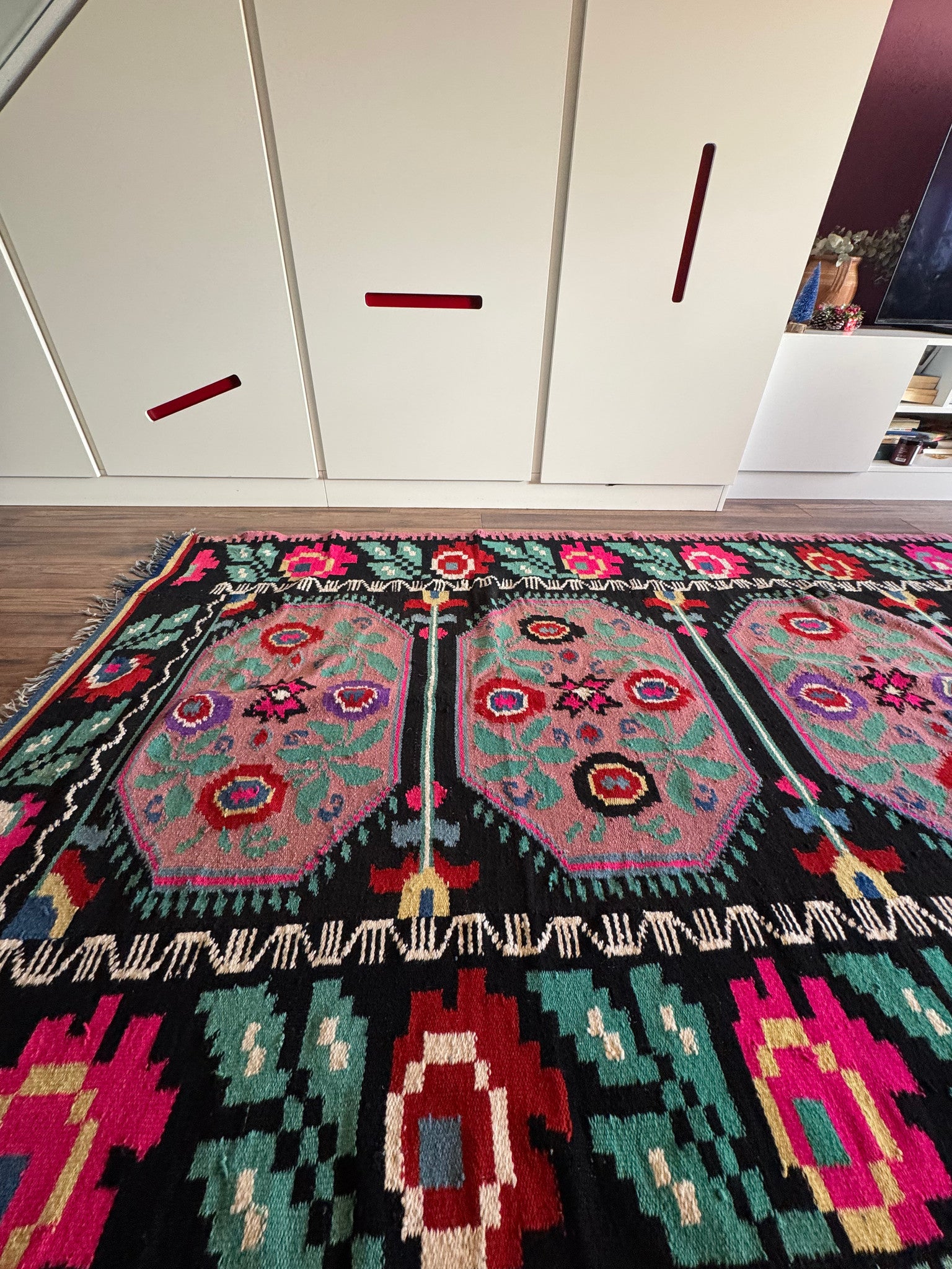 Handwoven Floral Transylvanian Wool Runner Rug, 328x140 cm, view 7