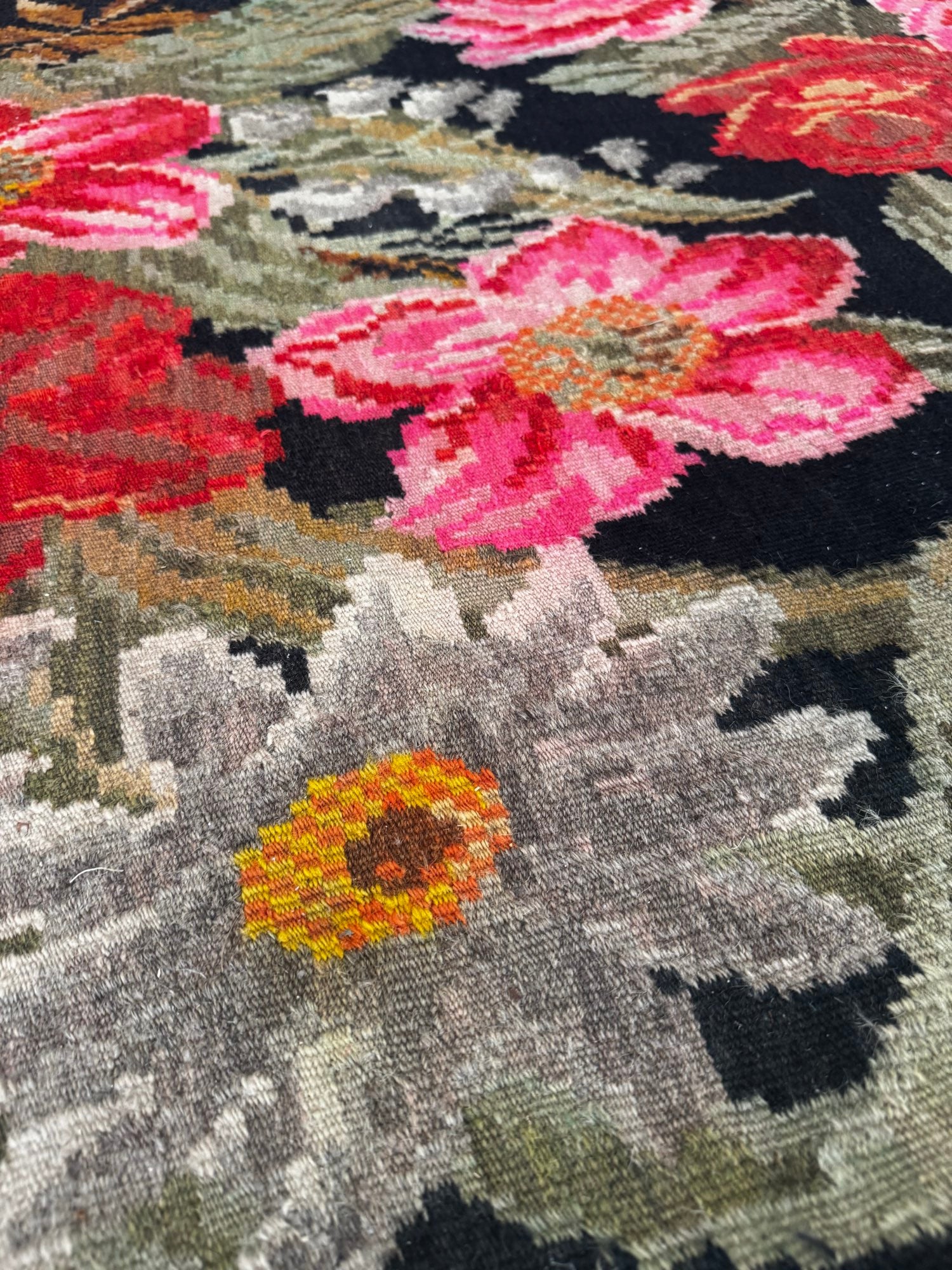 Old Floral Bessarabian Wool Rug, 400x225 cm, view 9