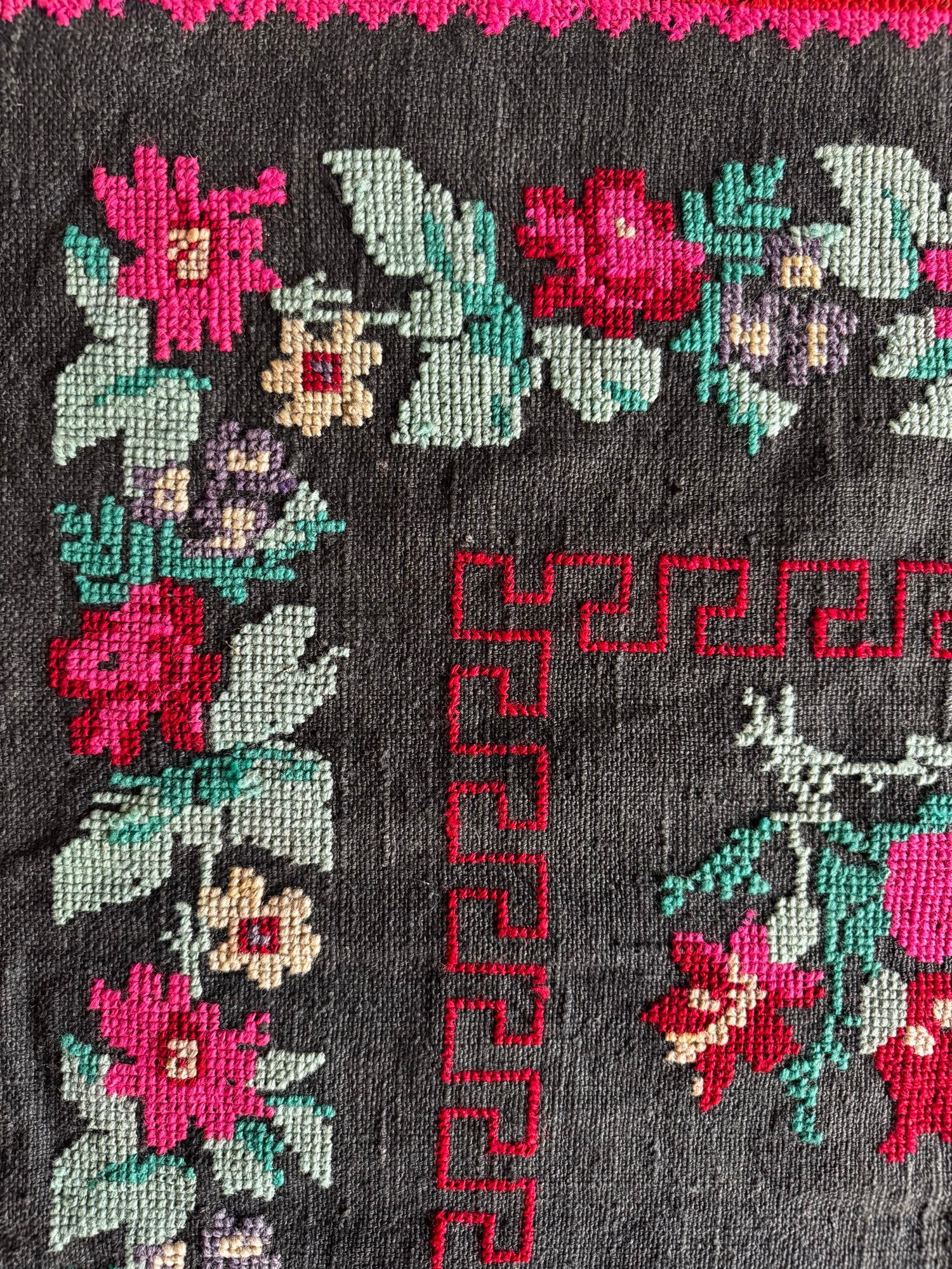 Old Gray Floral Romanian Wool Rug, 205x125 cm, view 4