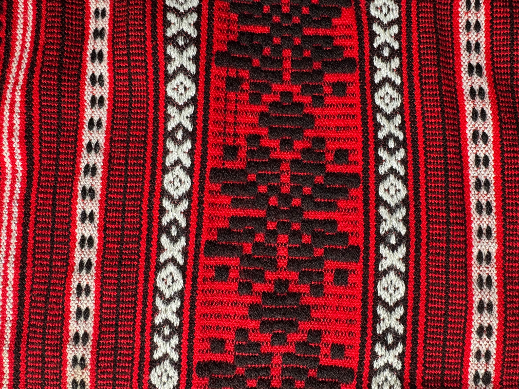 Red Romanian Pattern Table Runner, 137x40 cm, view 4
