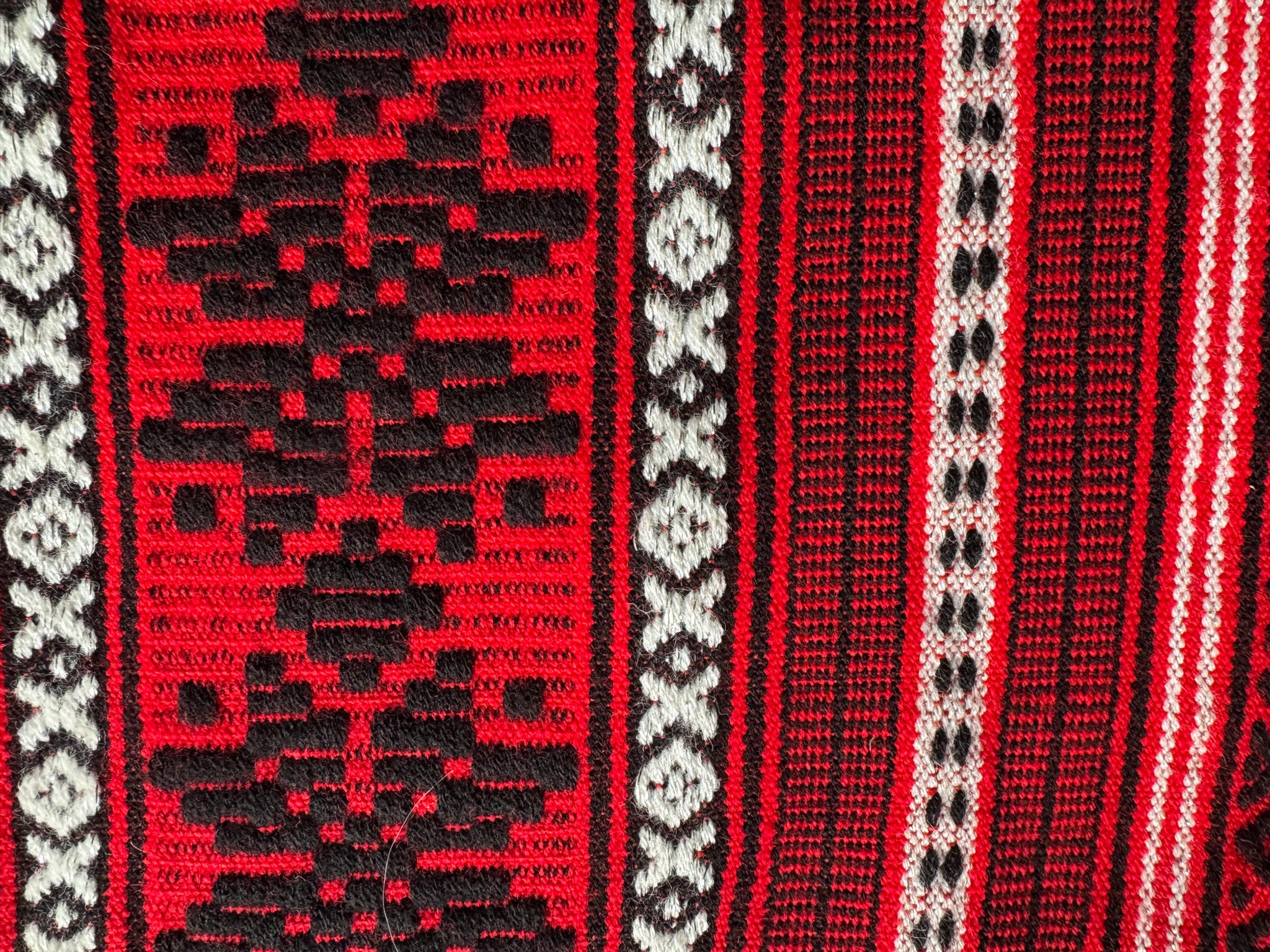 Red Romanian Pattern Table Runner, 137x40 cm, view 5