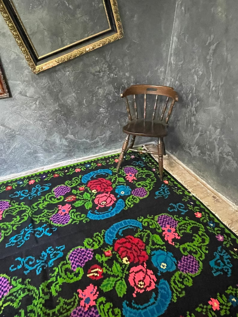 Vintage Black Floral Romanian Wool Rug, 270x175 cm, view 3