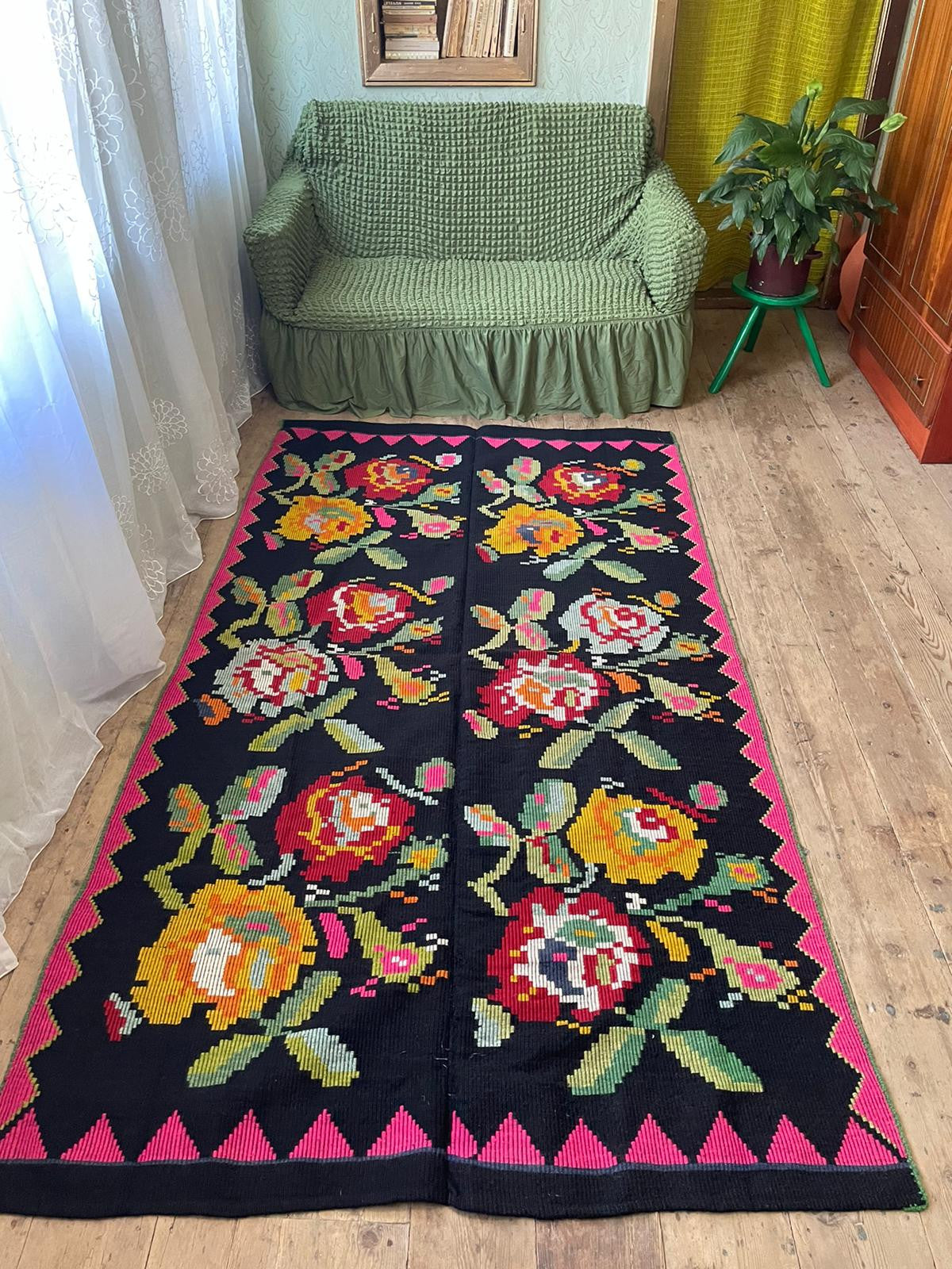 Vintage Floral Romanian Rug, 258x138 cm, view 2