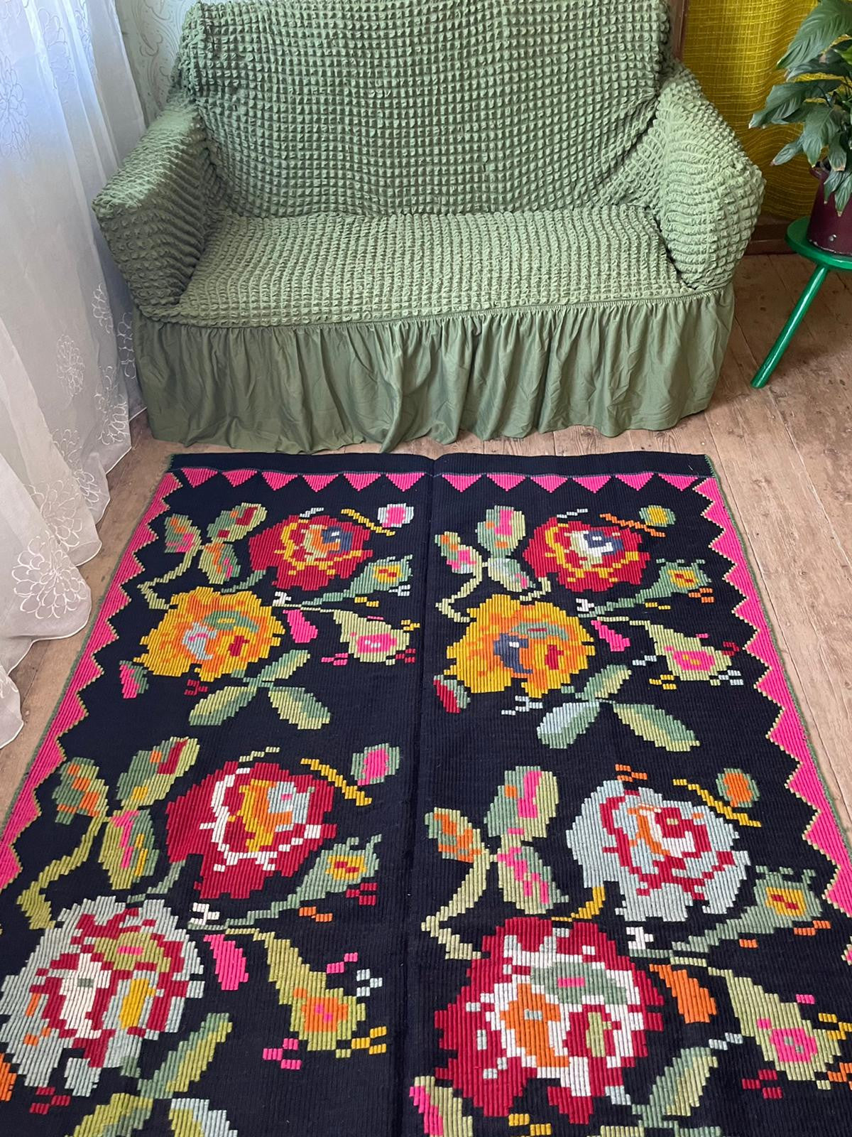 Vintage Floral Romanian Rug, 258x138 cm, view 3