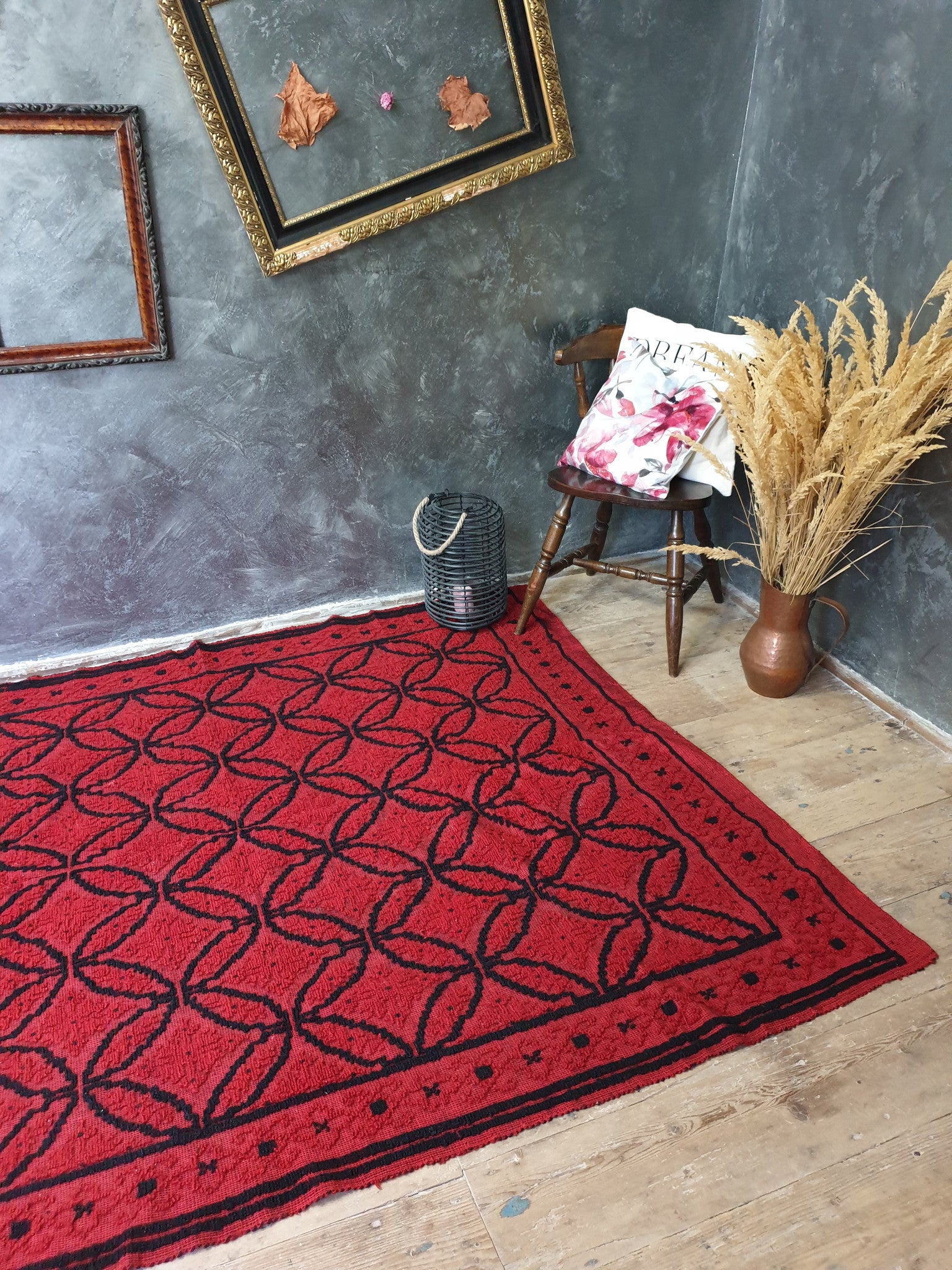 Handwoven Red & Black Romanian Wool Rug, 210x163 cm, view 3